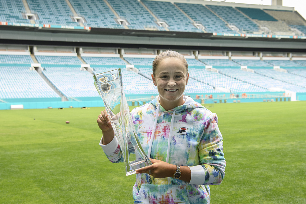Ashleigh Barty poses with trophy