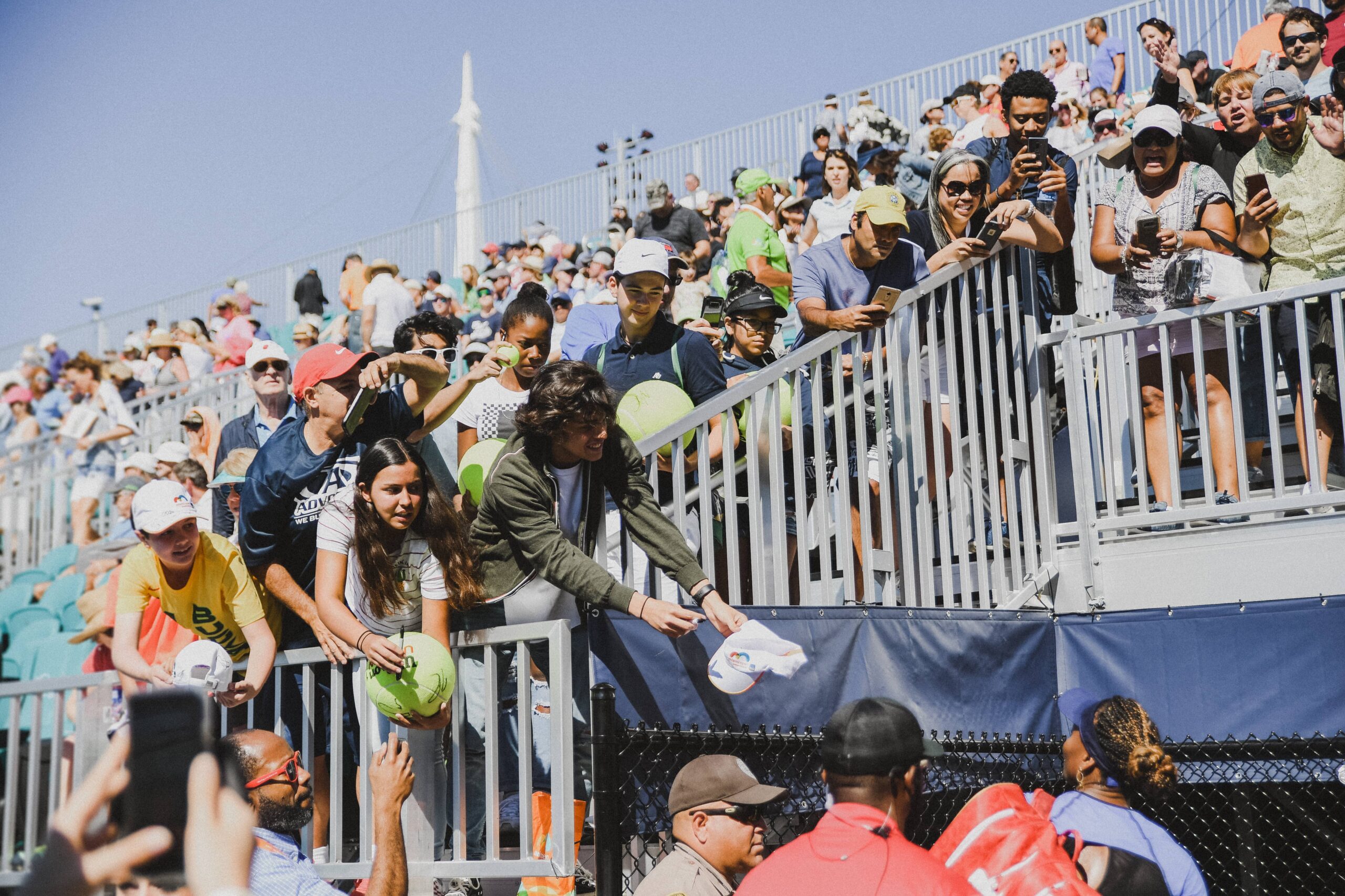 Grandstand Duration Package Miami Open Fans asking for Autograph