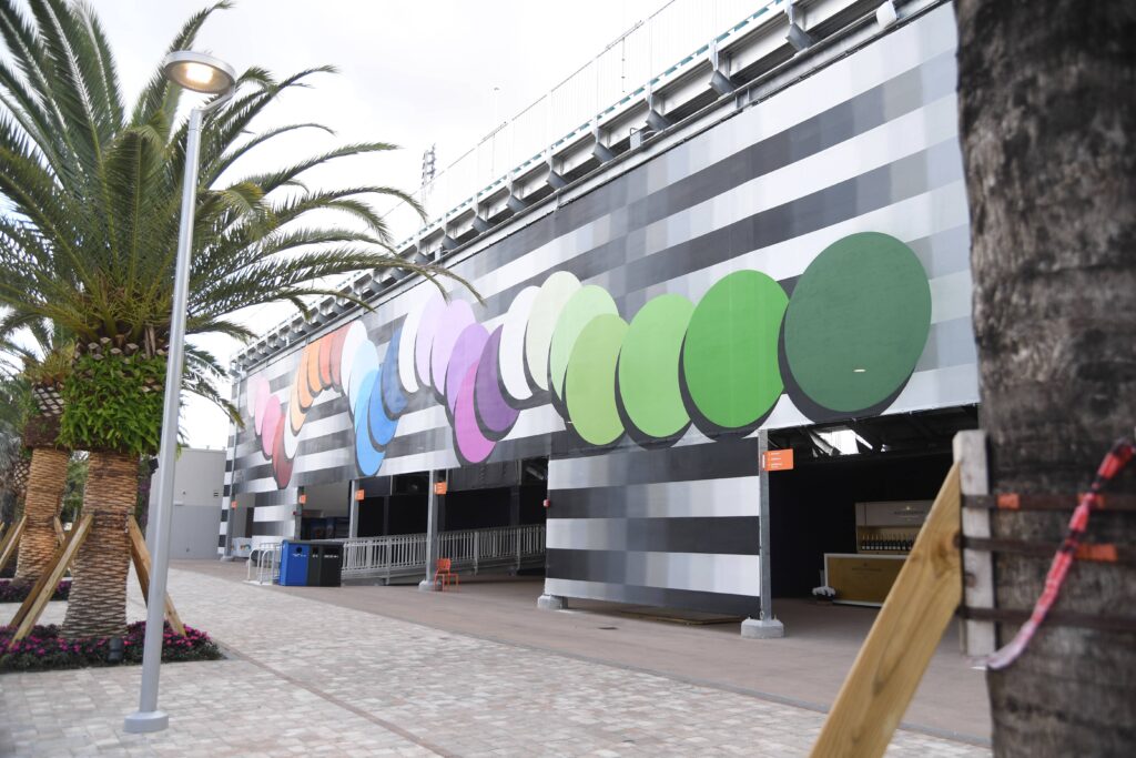 Miami Open Grandstand Art IMAGE - art on the side of the miami open grandstand