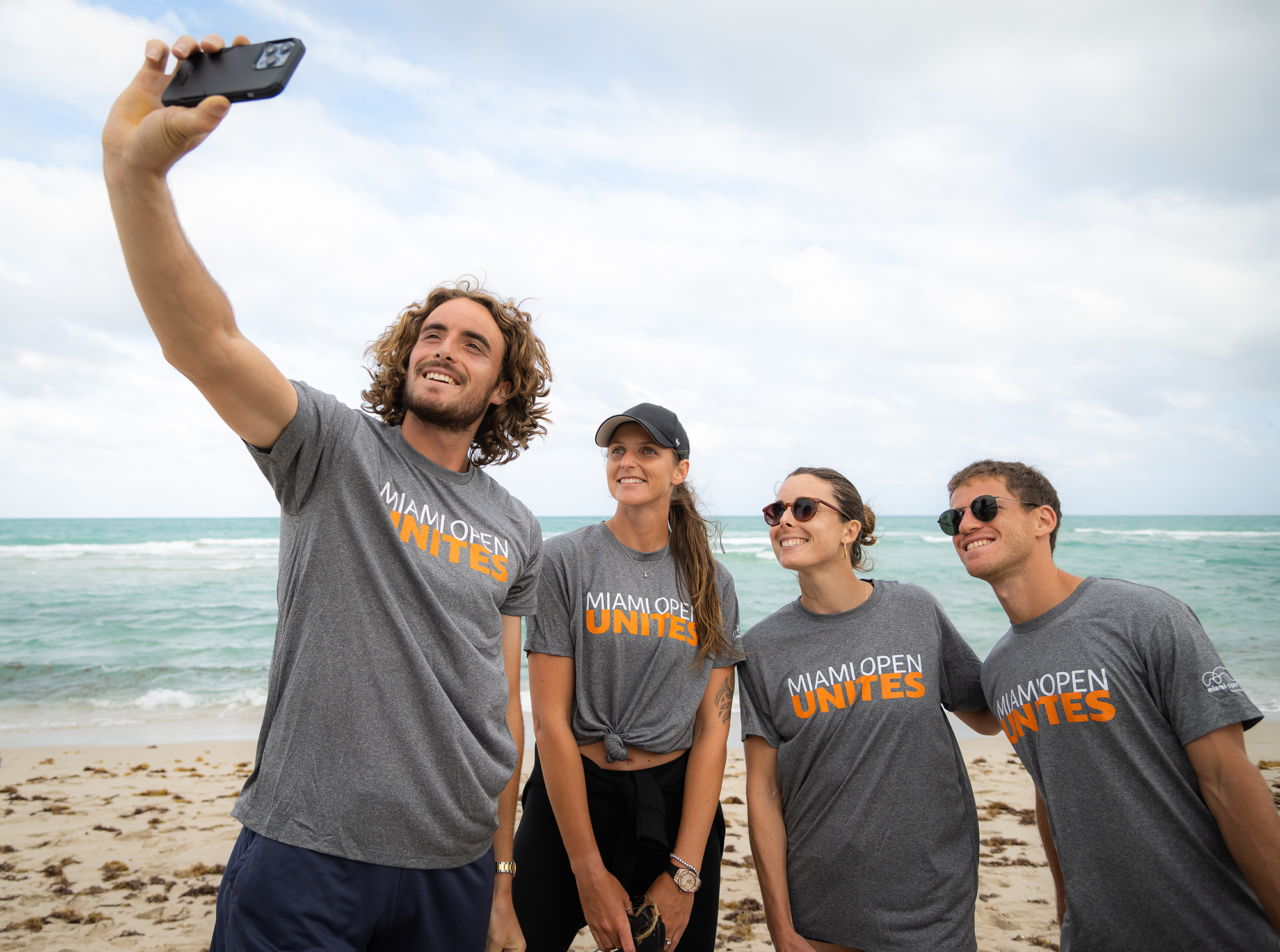 Karolina Pliskova, Alize Cornet, Stefanos Tsitsipas and Diego Schwartzman take a selfie at Miami Beach