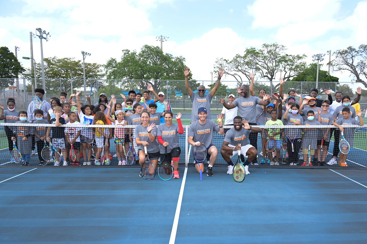 group photo at tennis clinic at miami open