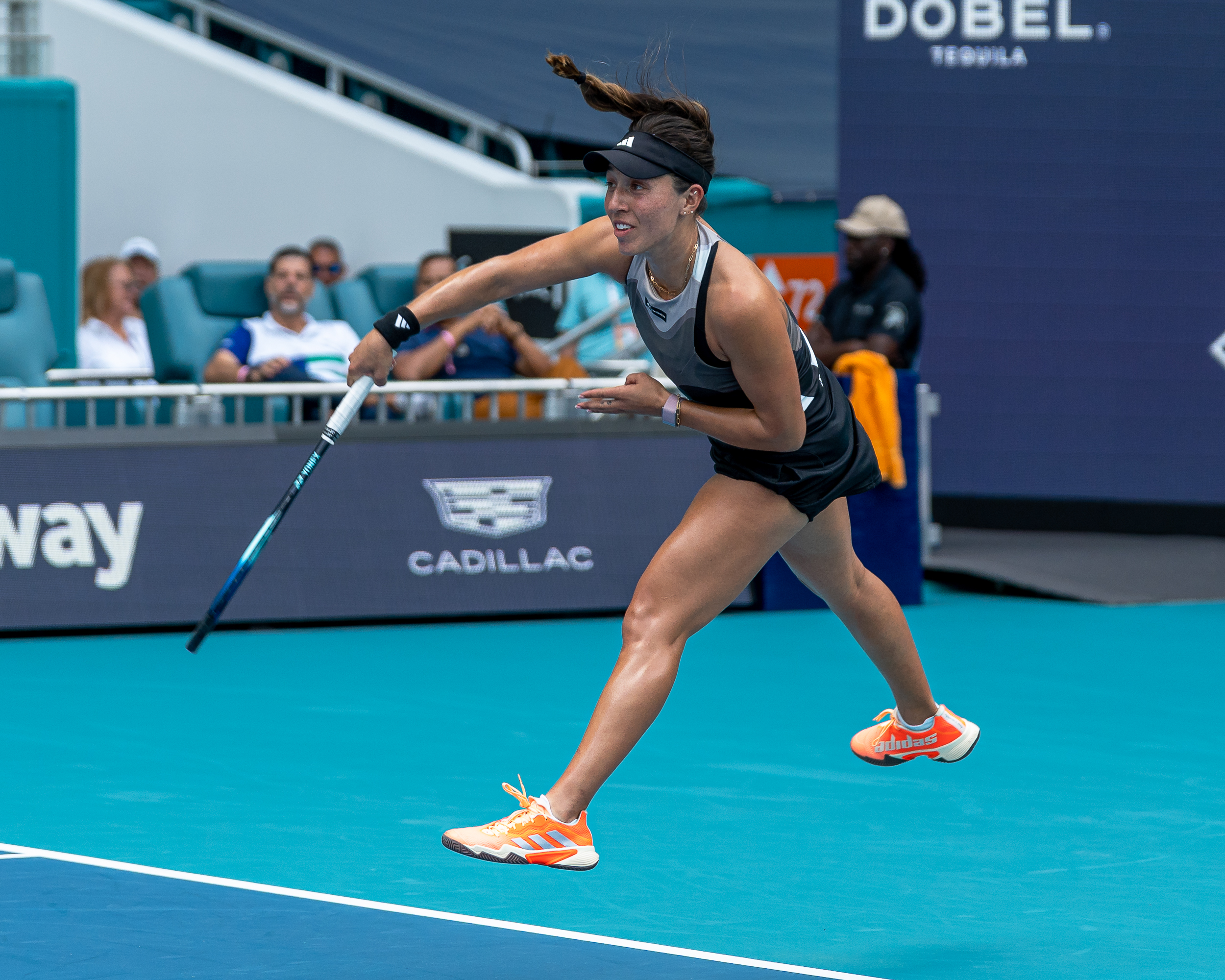 Jessica Pegula serving at the 2023 Miami Open
