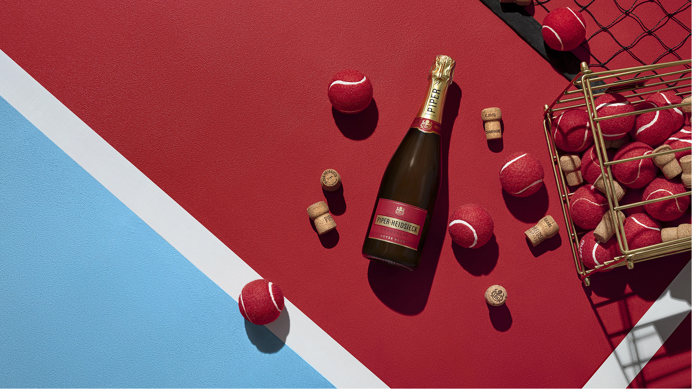 piper heidisieck champagne on tennis court