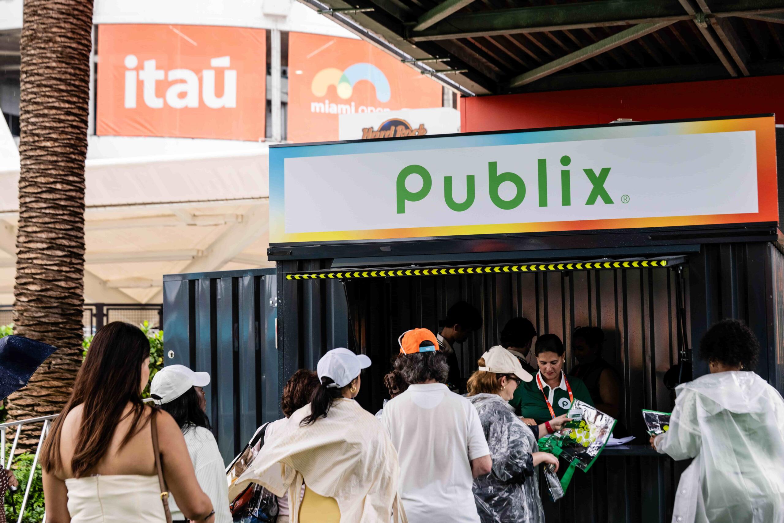 Fans at a Publix booth during the event