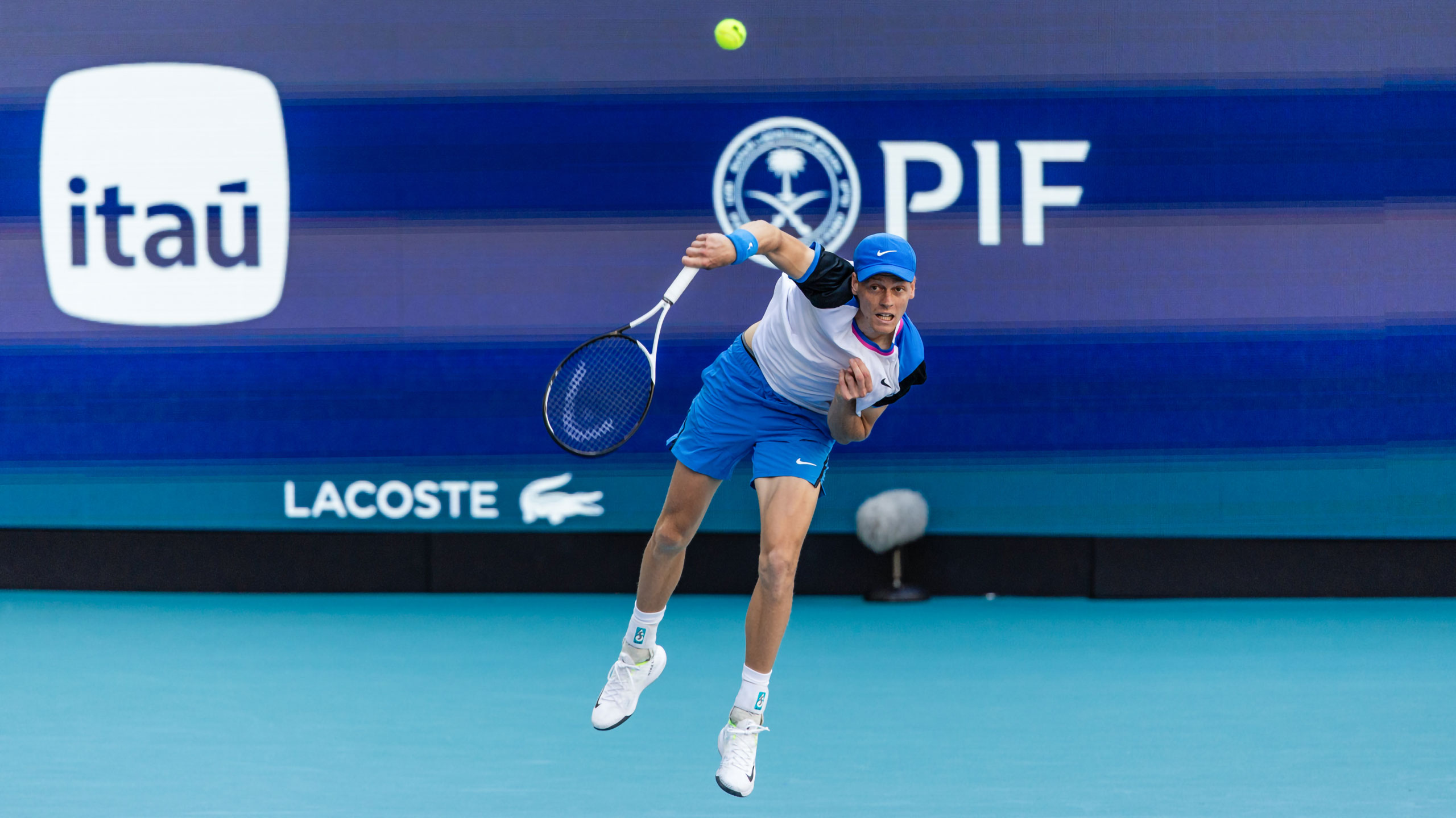 Jannik Sinner of Italy returns during the Miami Open tennis tournament, Sunday, Mar. 31, 2024, in Miami Gardens, Fla. (AJ Shorter/South Florida Stadium)